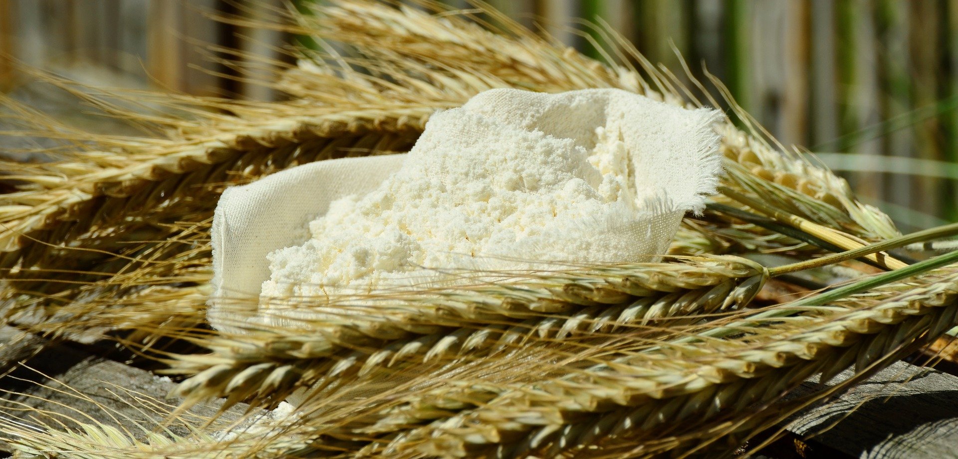 flour-1528338_1920.jpg