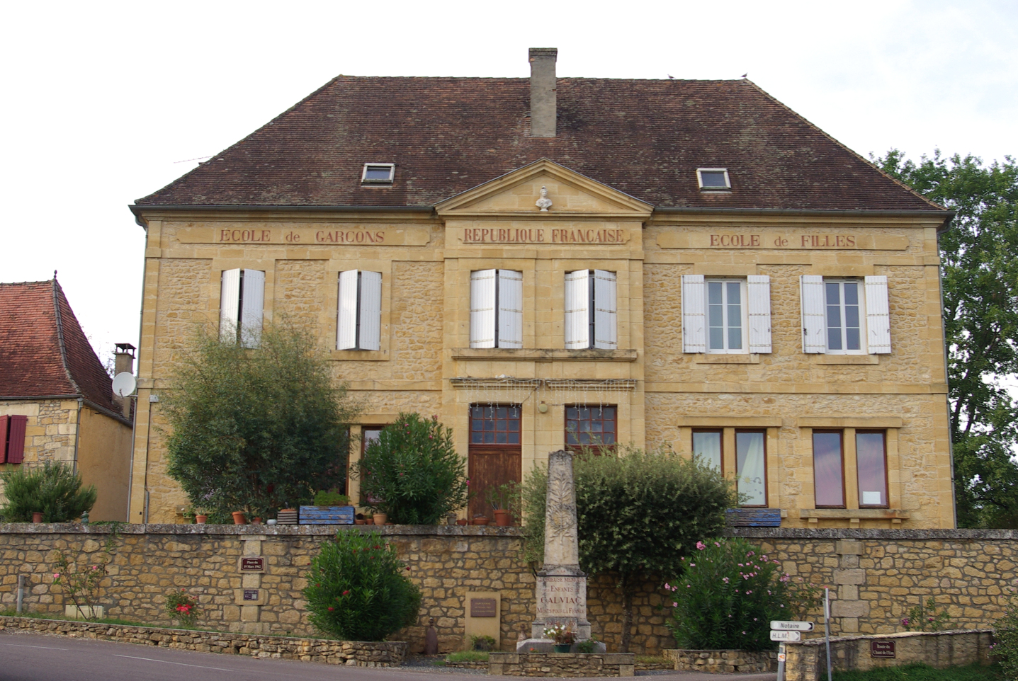 Ecole recadr 2.JPG