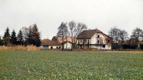 le-batiment-a-ete-renove-par-de-nombreux-proprietaires-succisifs-_ici-en-1996_-ducument-societe-d-histoire-de-richwiller-1532103621.jpg