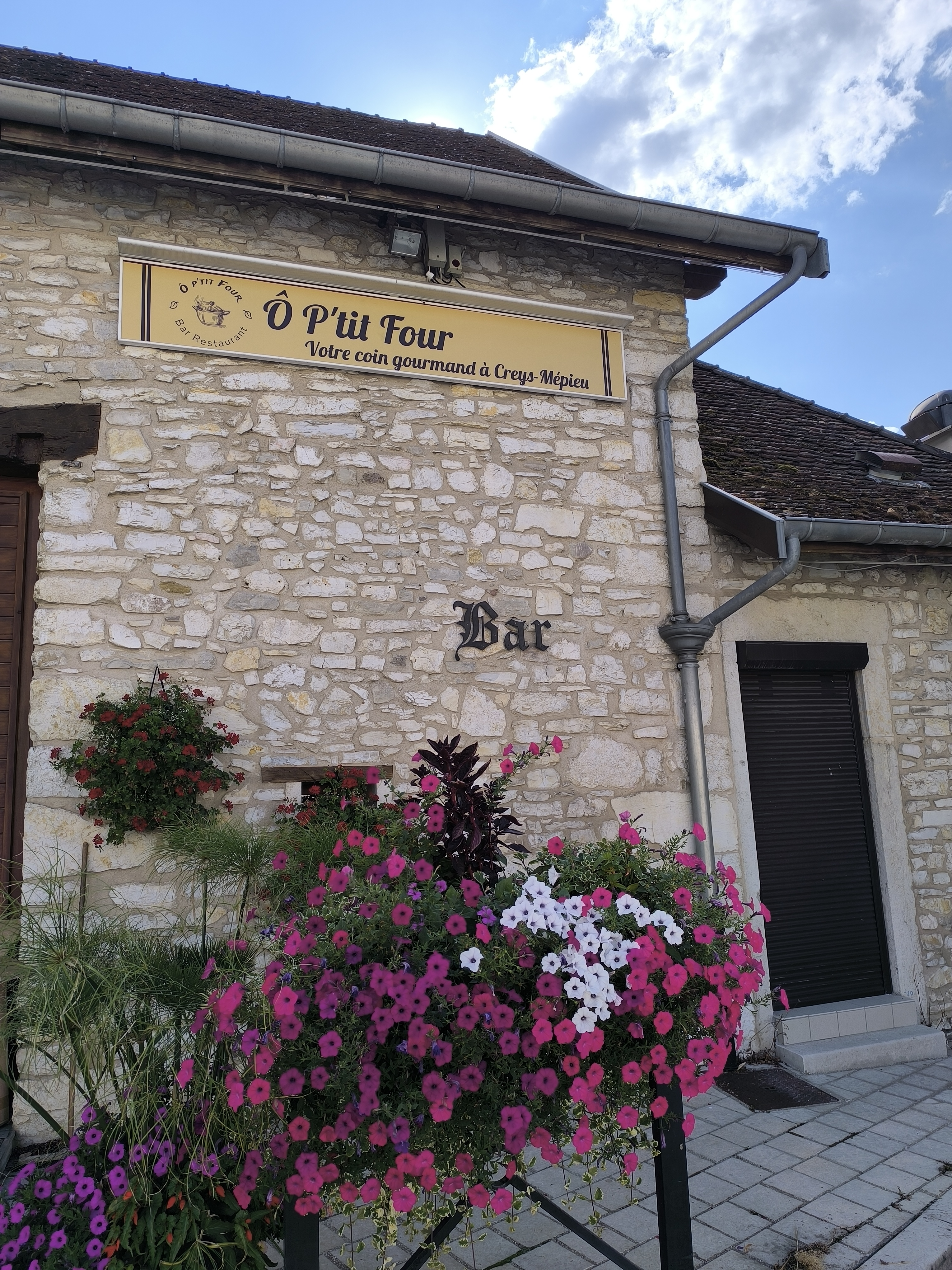 bar_restaurant_O P_tit Four_Creys-Mépieu _2_.jpg
