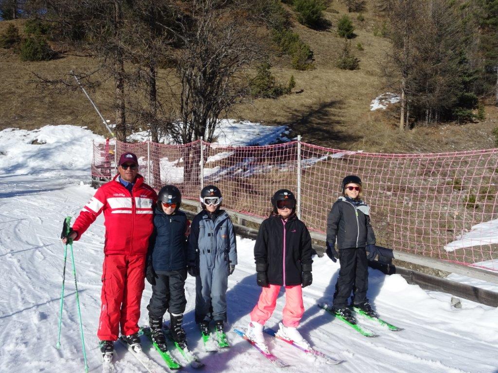 classe_de_neige-2024-2024-02-07©E-BenabentLe groupe de Yahel.jpg