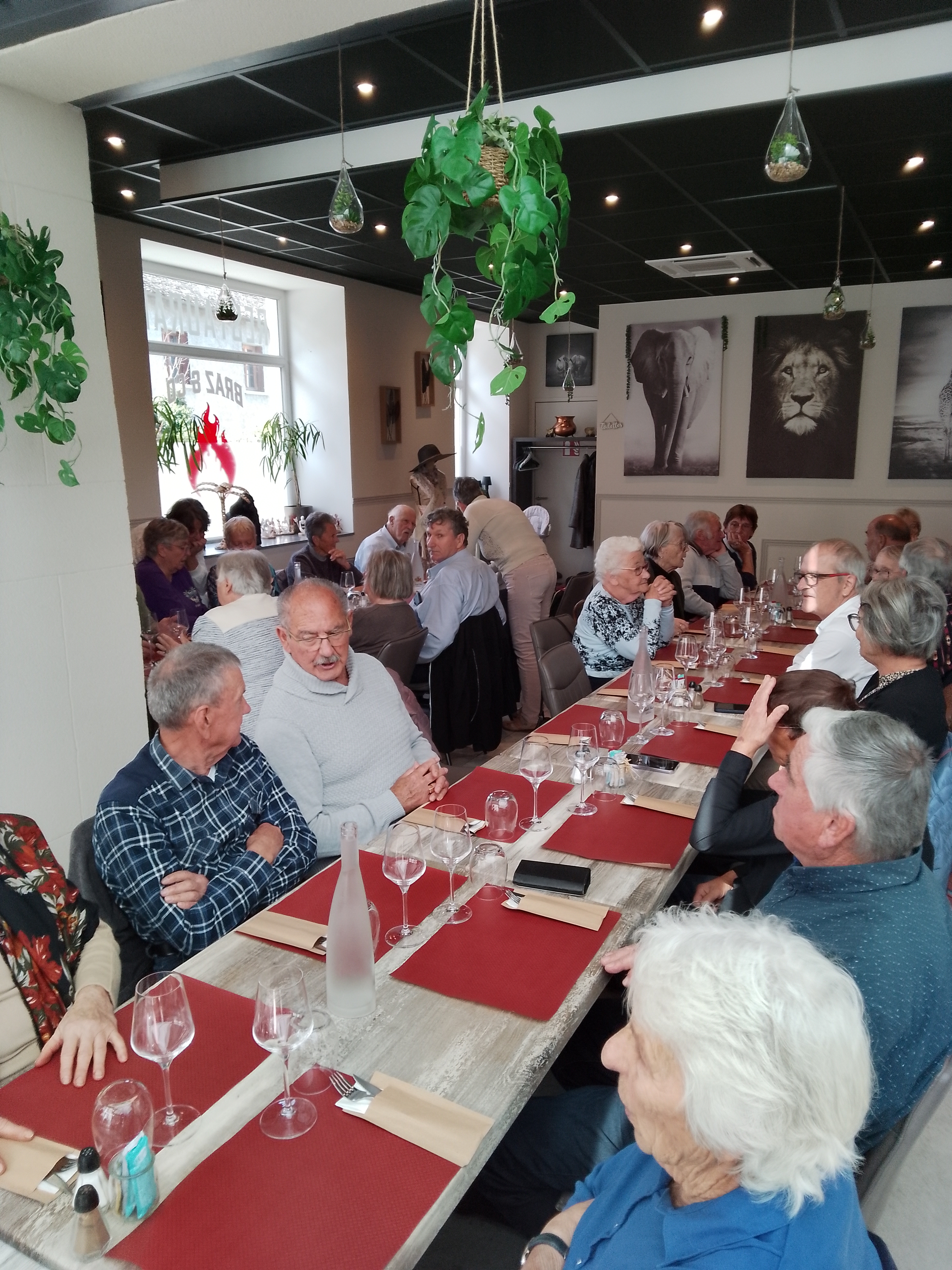 2025-10_repas restaurant Club des Toujours Jeunes©C-Berger.jpg
