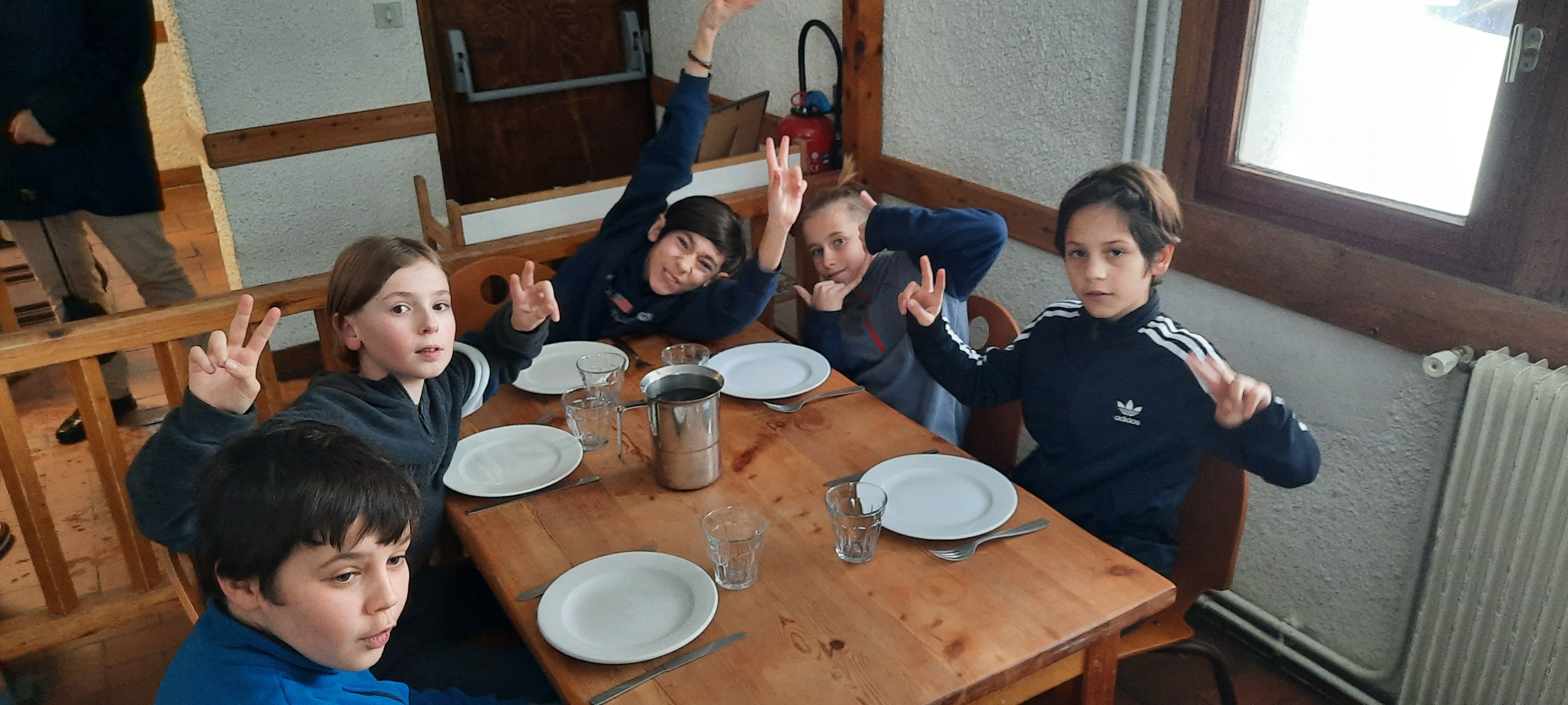 01-27_classe_de_neige_2025_repas3©SP.jpg