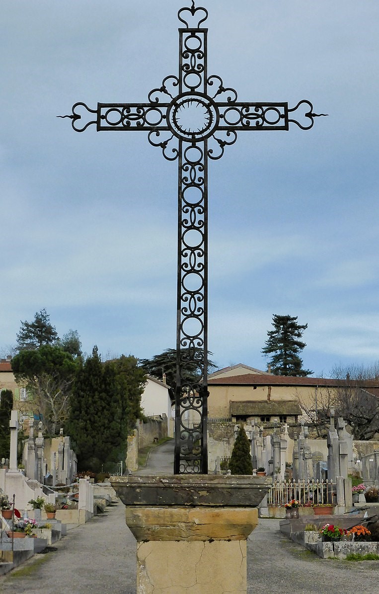 croix cimetiere.jpg