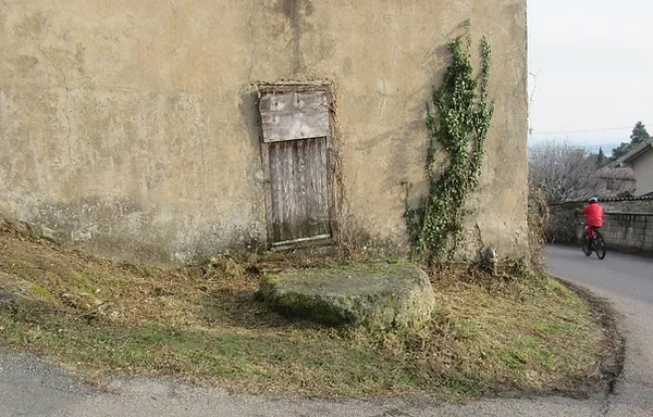 STOP 15 - La pierre ronde.jpg