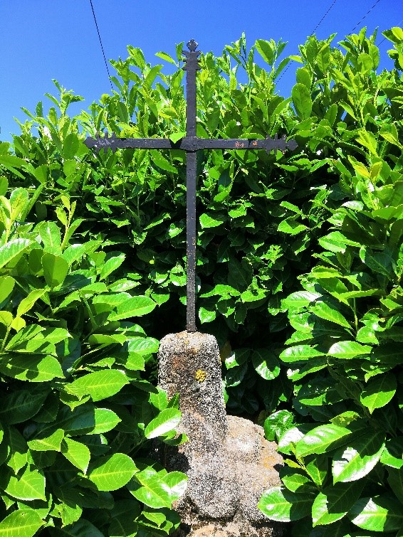 croix Plat de St Romain.jpg