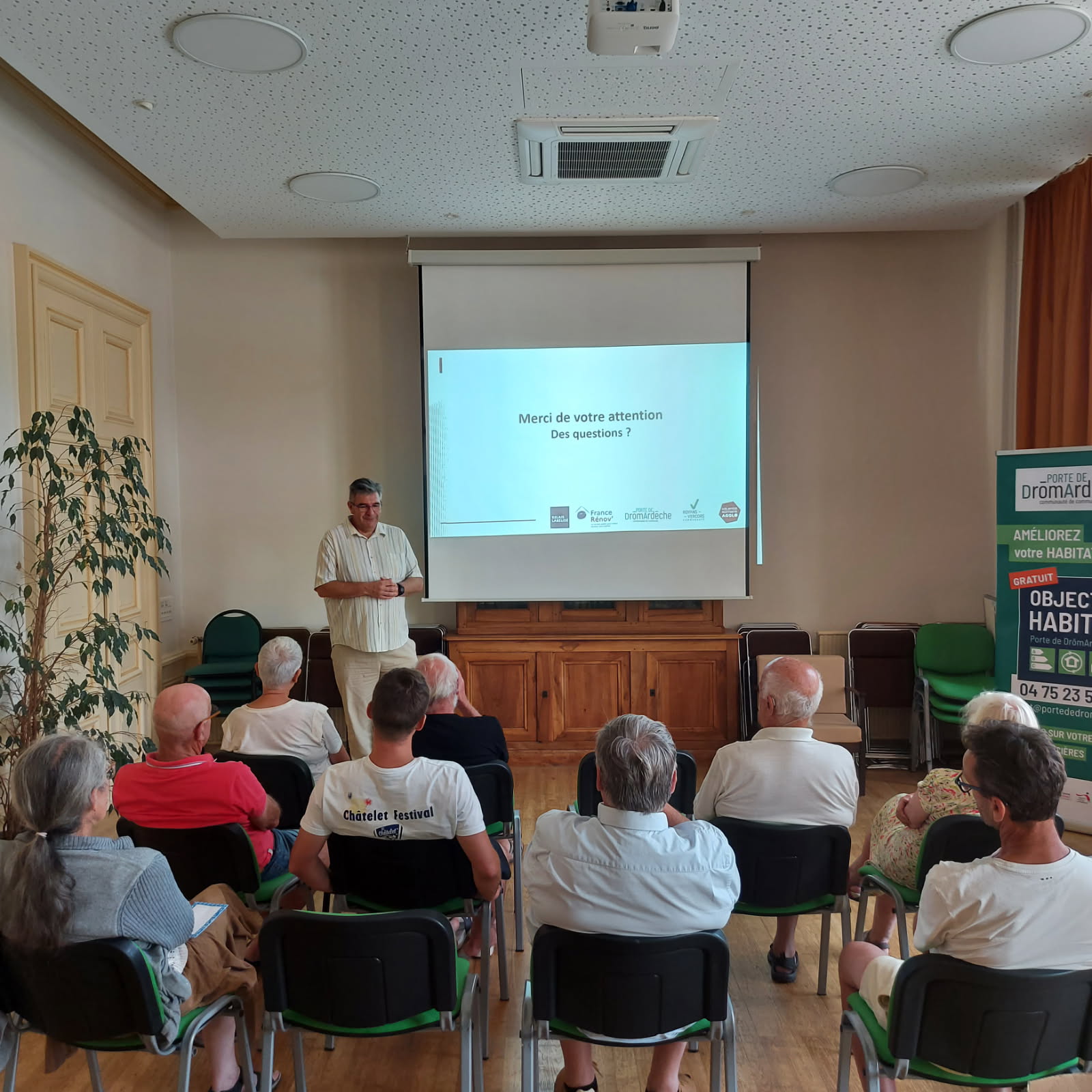 ATELIER PANNEAUX PHOTOVOLTAIQUES 25 JUIN 25.jpg
