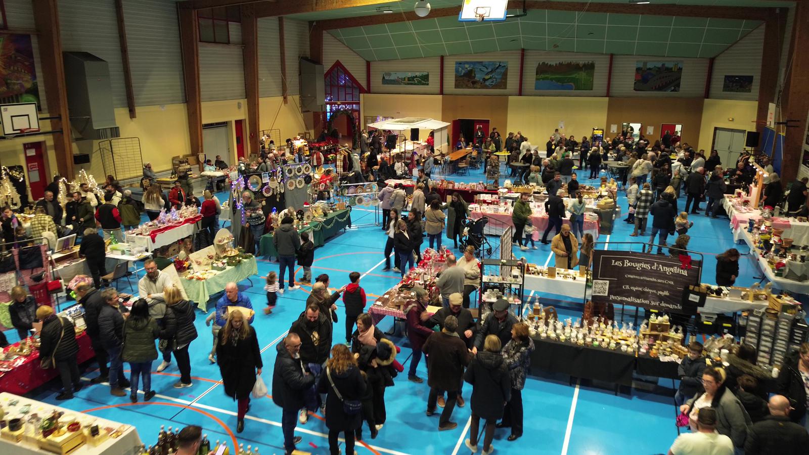 MARCHE DE NOEL 1 DRONE.jpg
