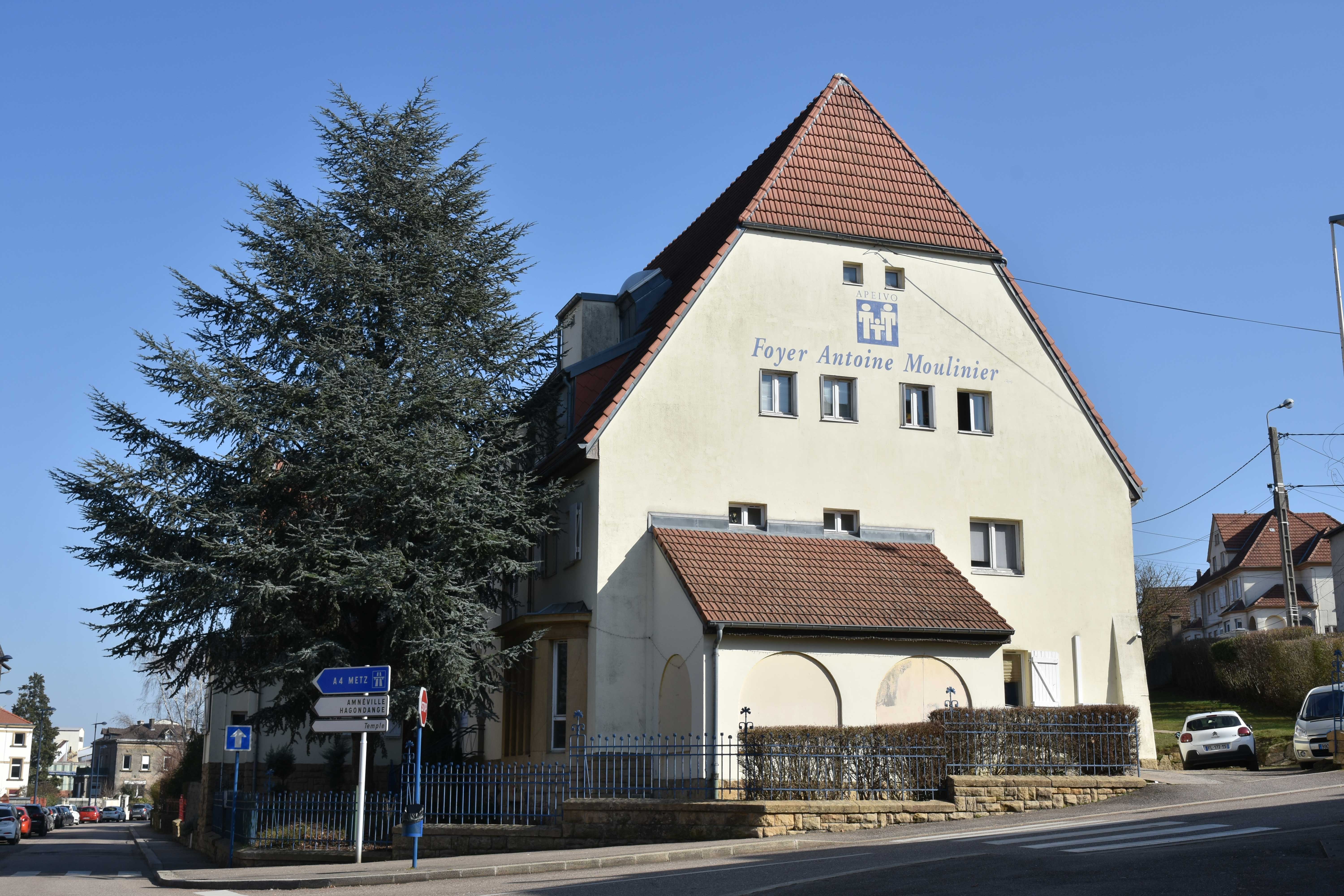 foyer-MoulinierWEB.jpg