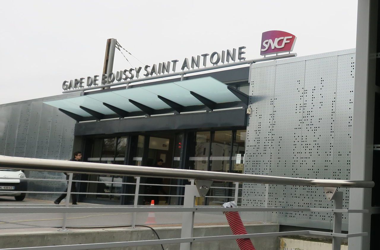 gare de boussy saint-antoine.jpg