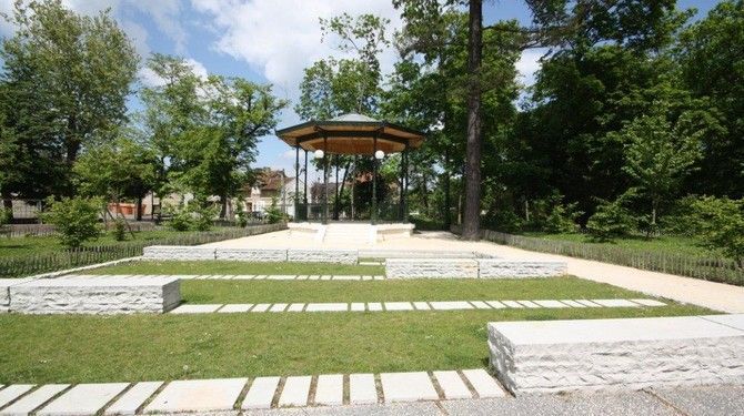 Parc maison verte - Kiosque.jpg