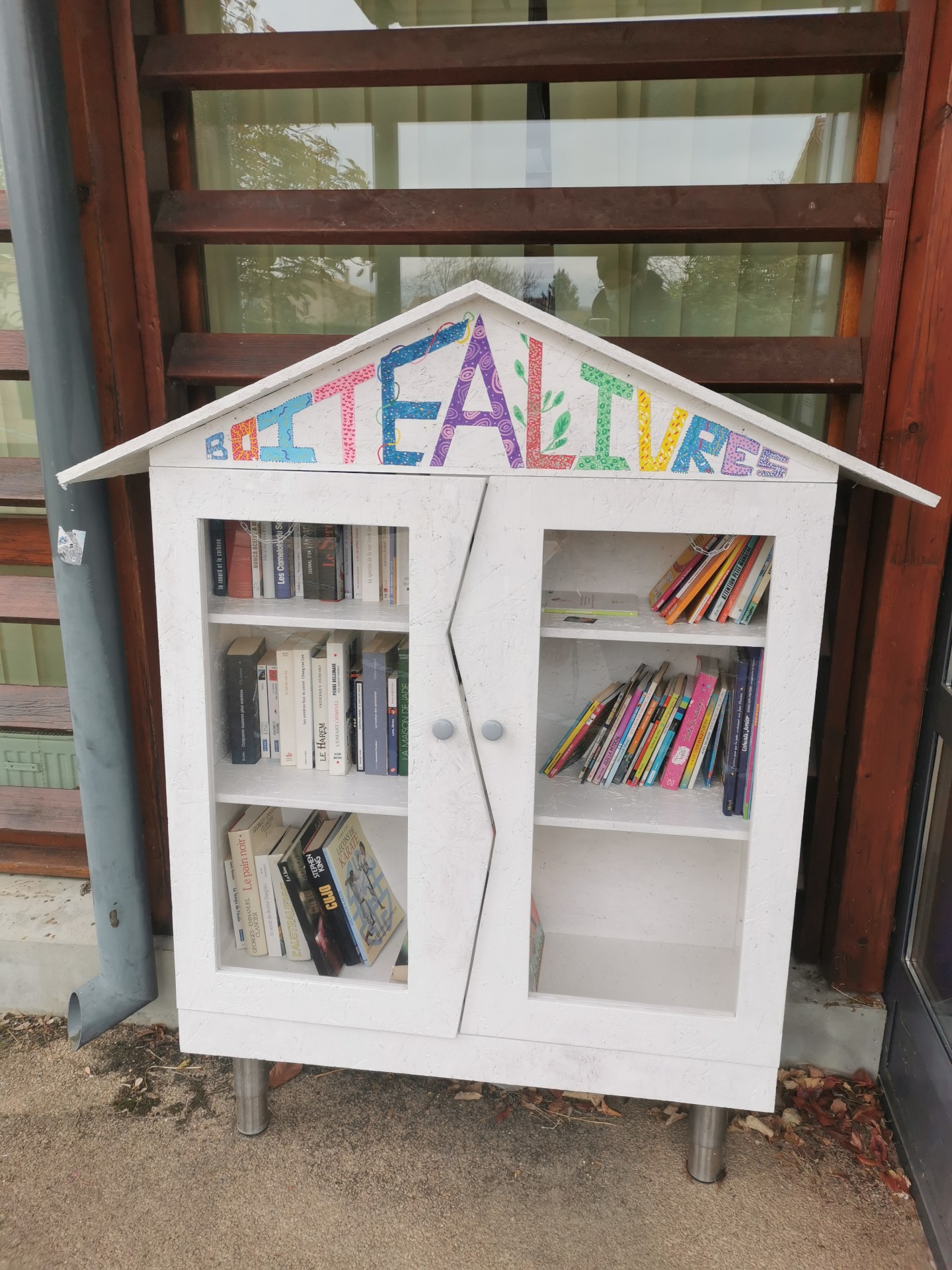 Boîte à livres.jpg