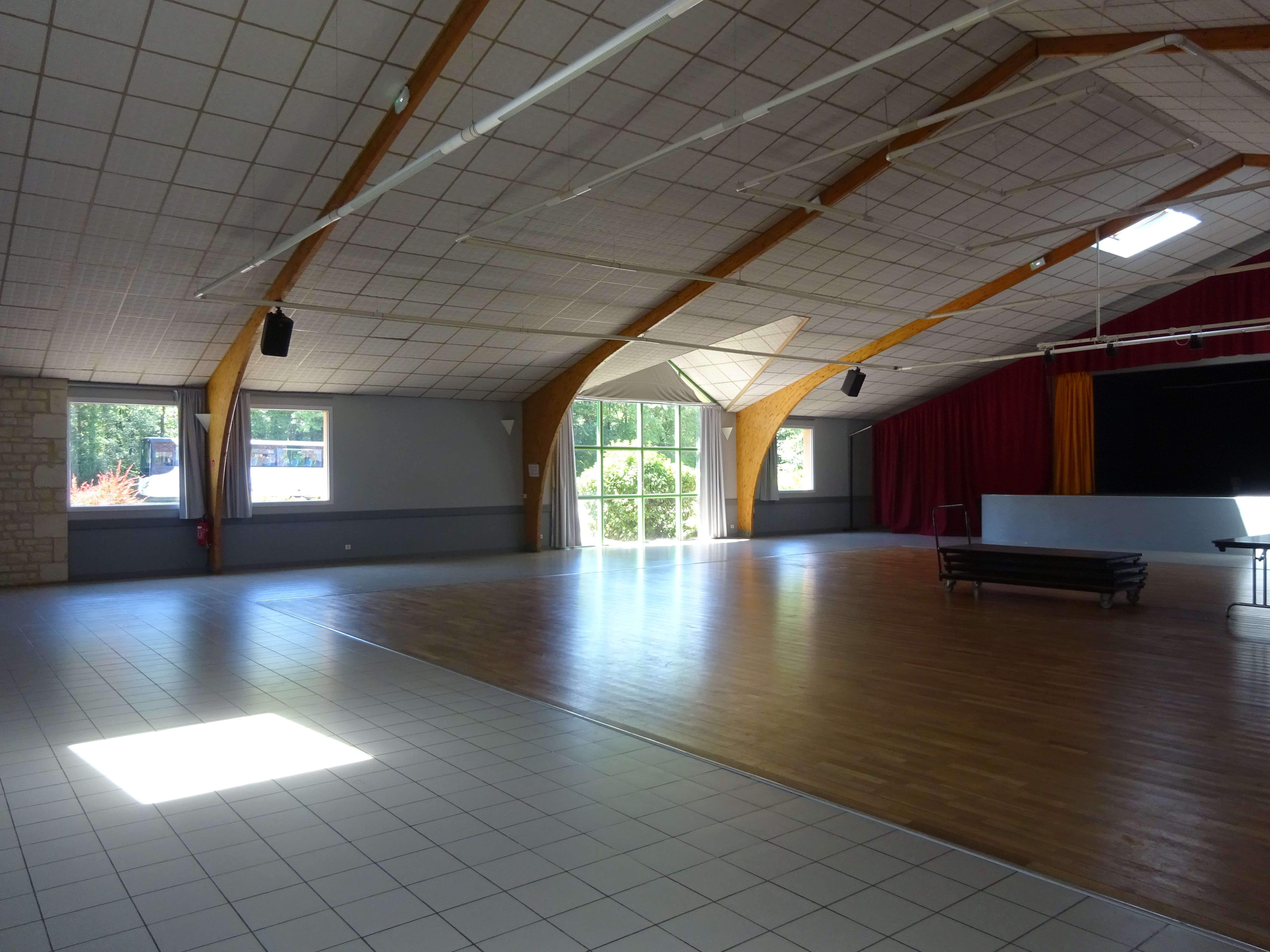 Salle des fêtes (intérieur 3)