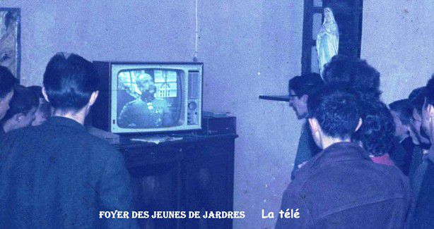 Foyer des Jeunes de Jardres 5.jpg