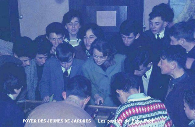 Foyer des Jeunes de Jardres 6.jpg