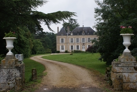 Les Fontenelles et son joli porche.2.jpg