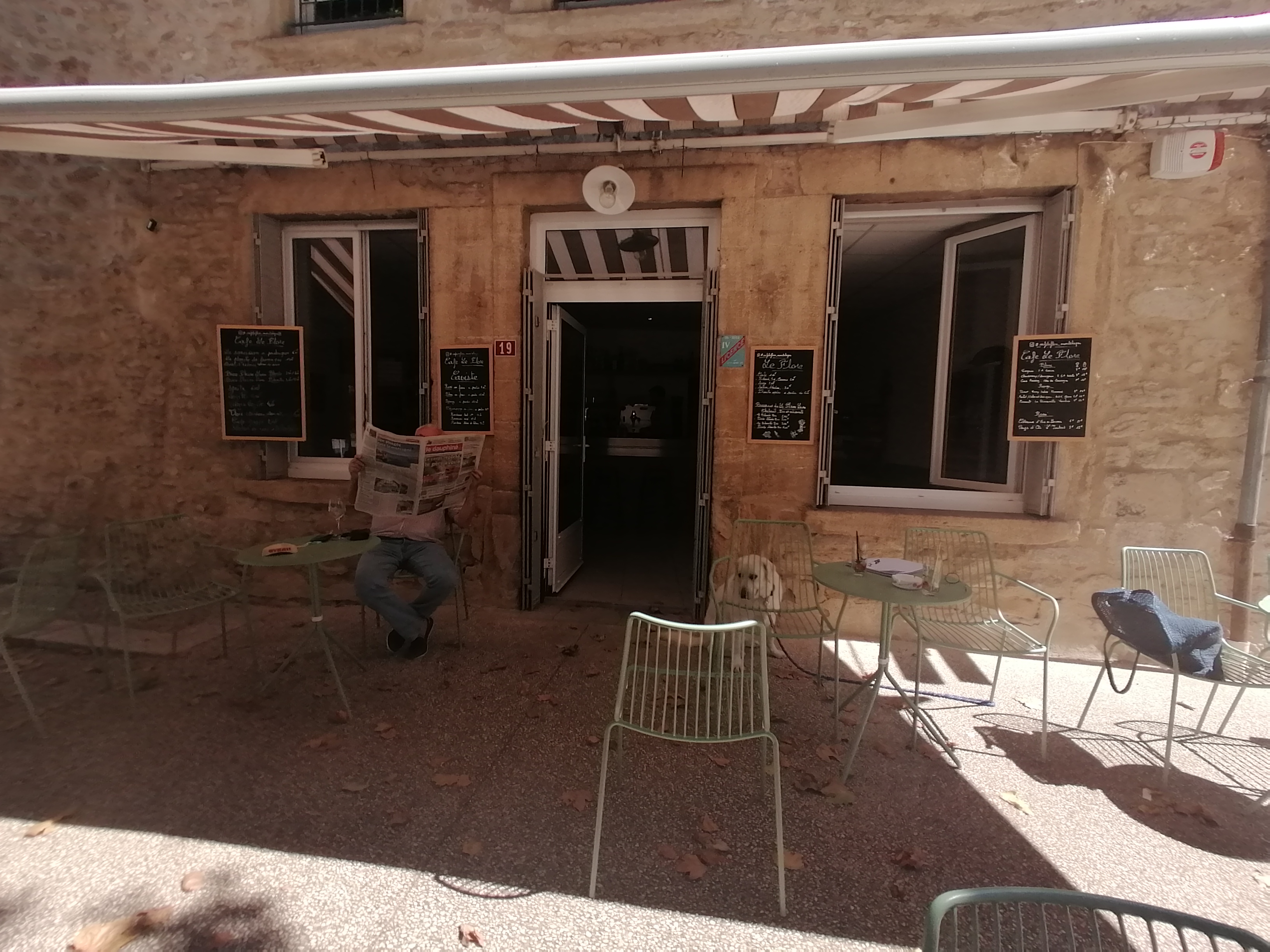 photo le café flore.jpg