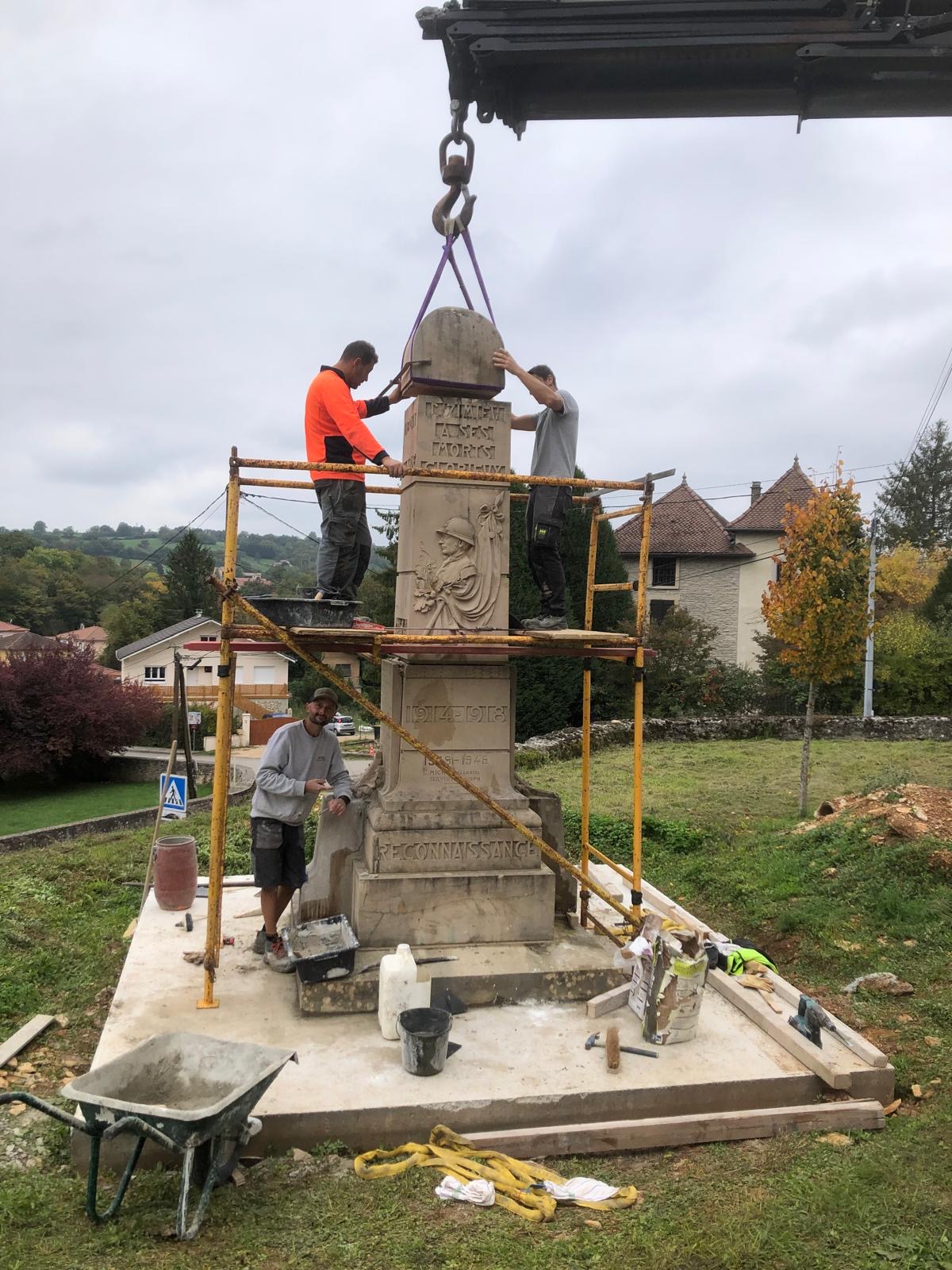 12 monument aux morts.JPG