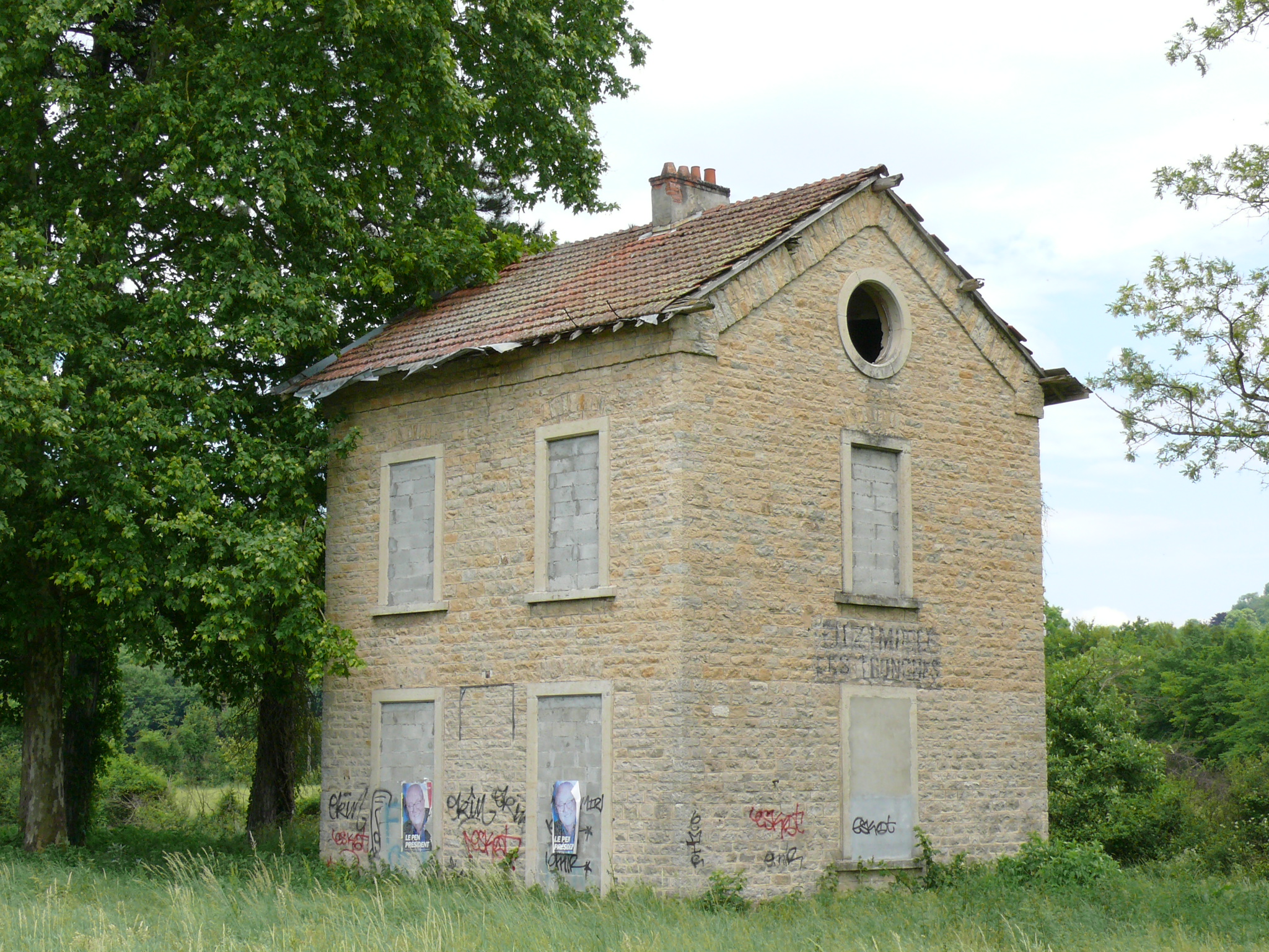 CFEL_-_Gare_de_Dizimieu_-_Les_Tronches.jpg