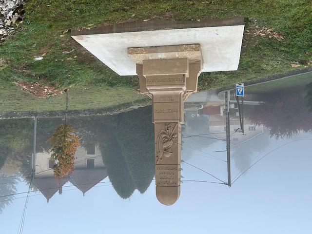 15 monument aux morts.jpg