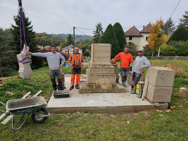 10 monument aux morts.JPG