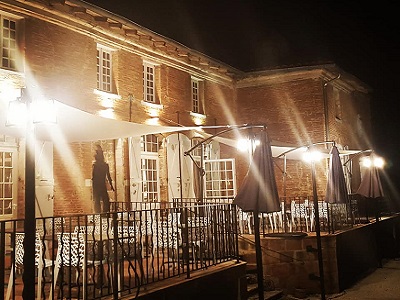 Domaine le Peyrolade restaurant.jpg