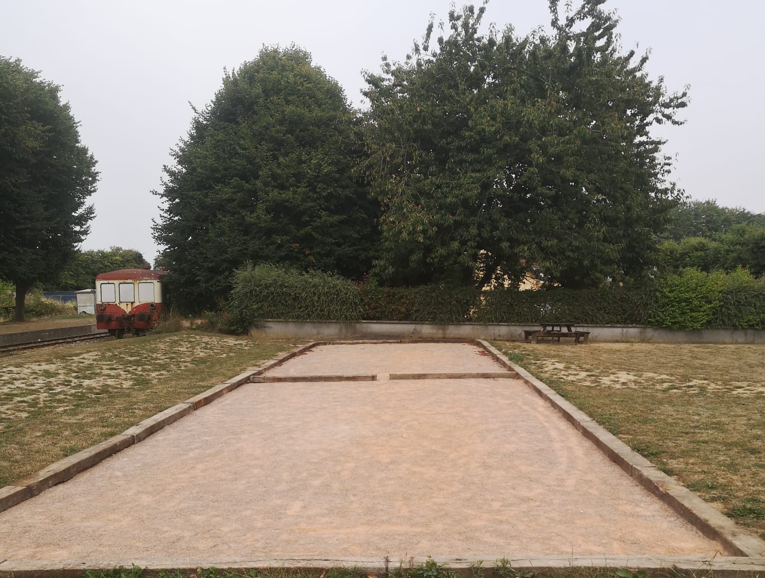 TERRAIN PETANQUE.jpg