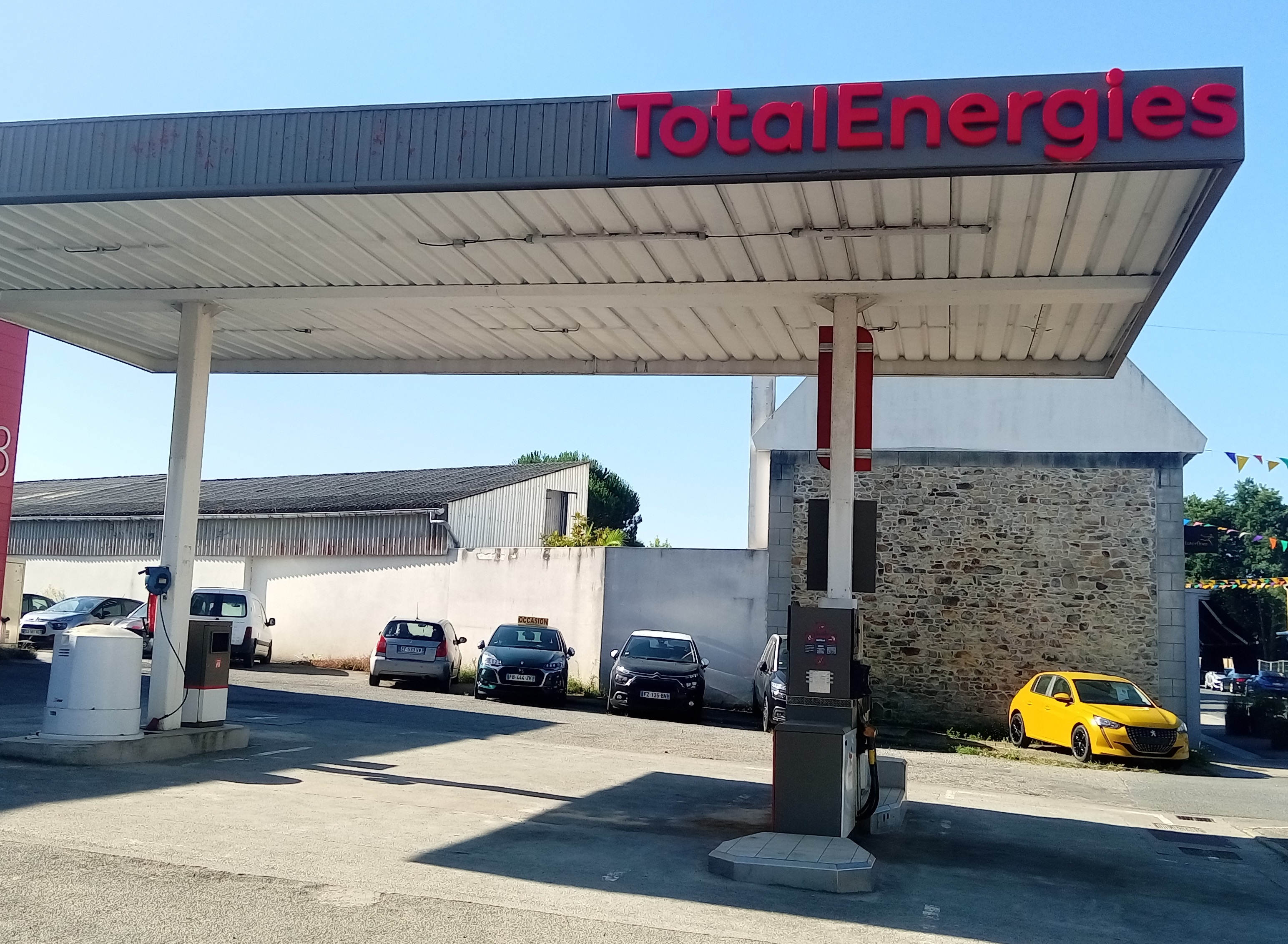 Station essence total.jpg