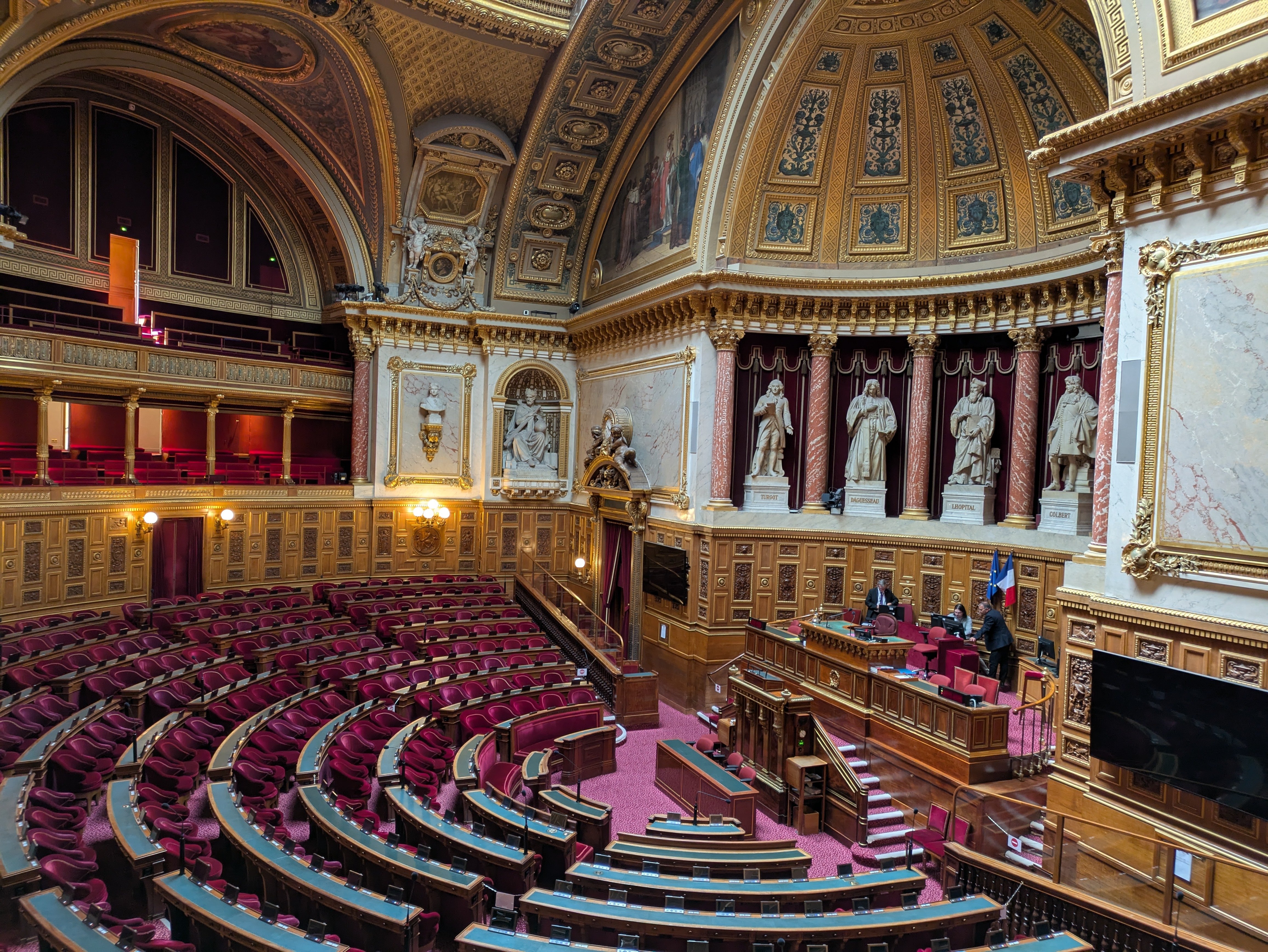 Sénat hémicycle.jpg