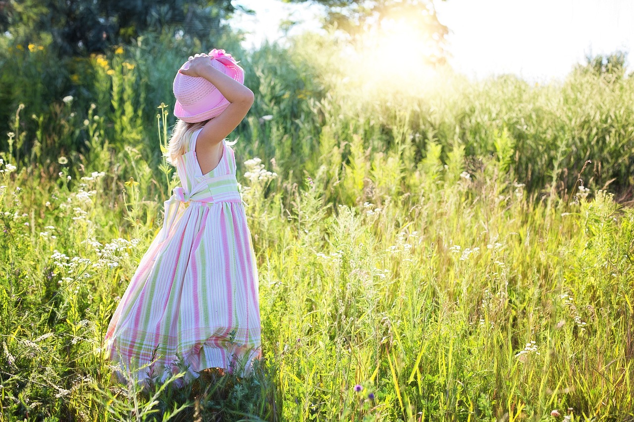 little-girl-gebd1609d4_1280.jpg