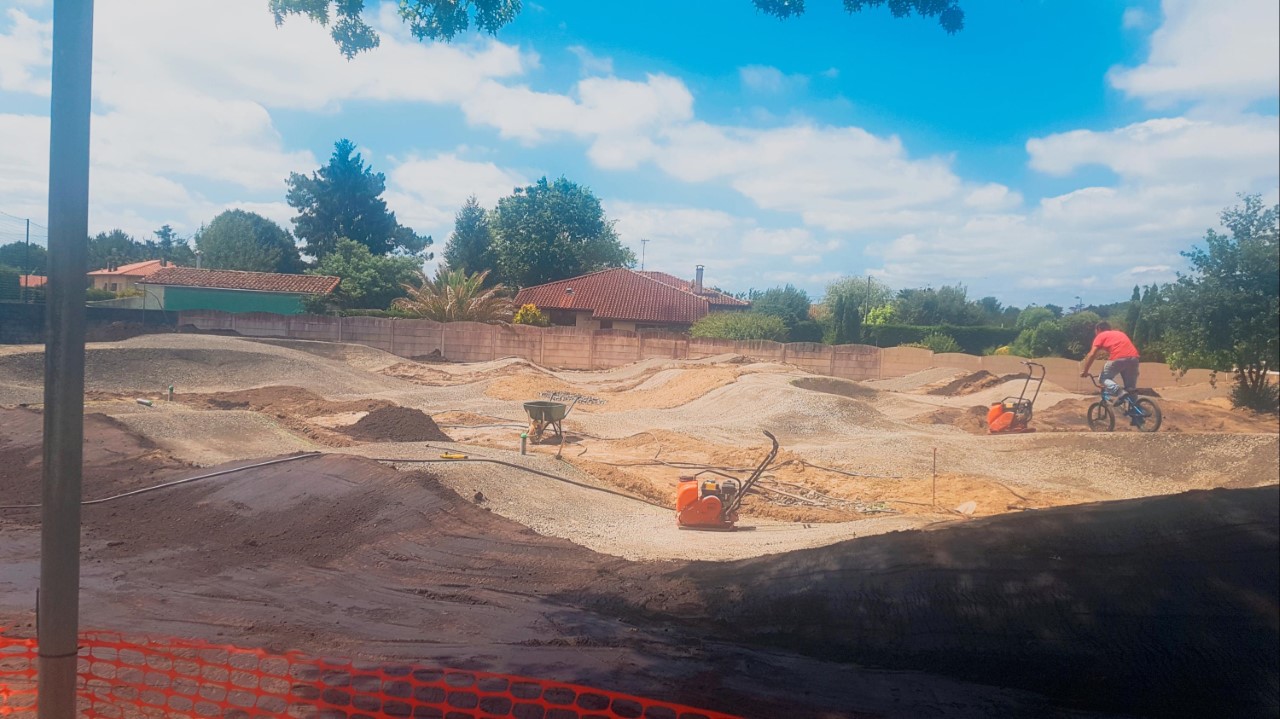 travaux pumptrack.jpg