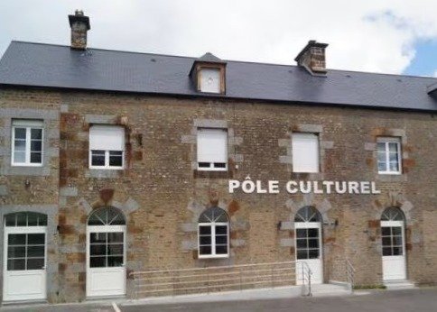 Médiathèque de Frênes 61.jpg