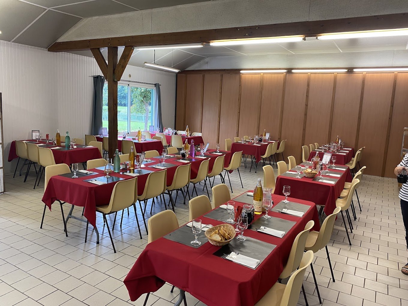 Location salle des fêtes Larchamp - étang _2_.jpeg