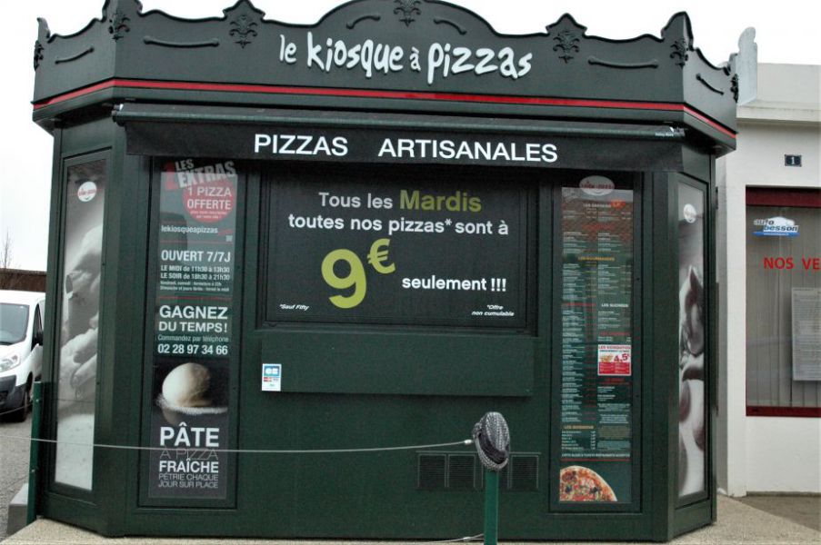 Kiosque à pizzas.JPG