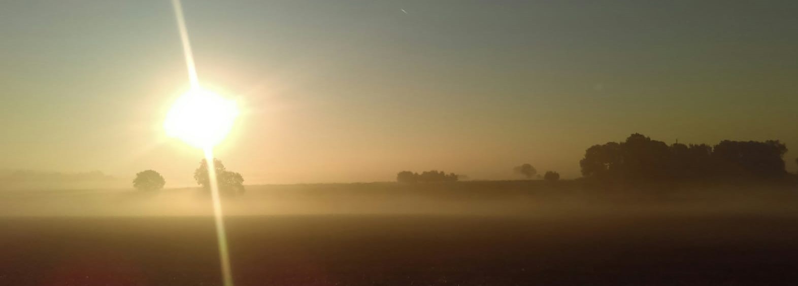 Coucher de soleil brume Eve.jpg