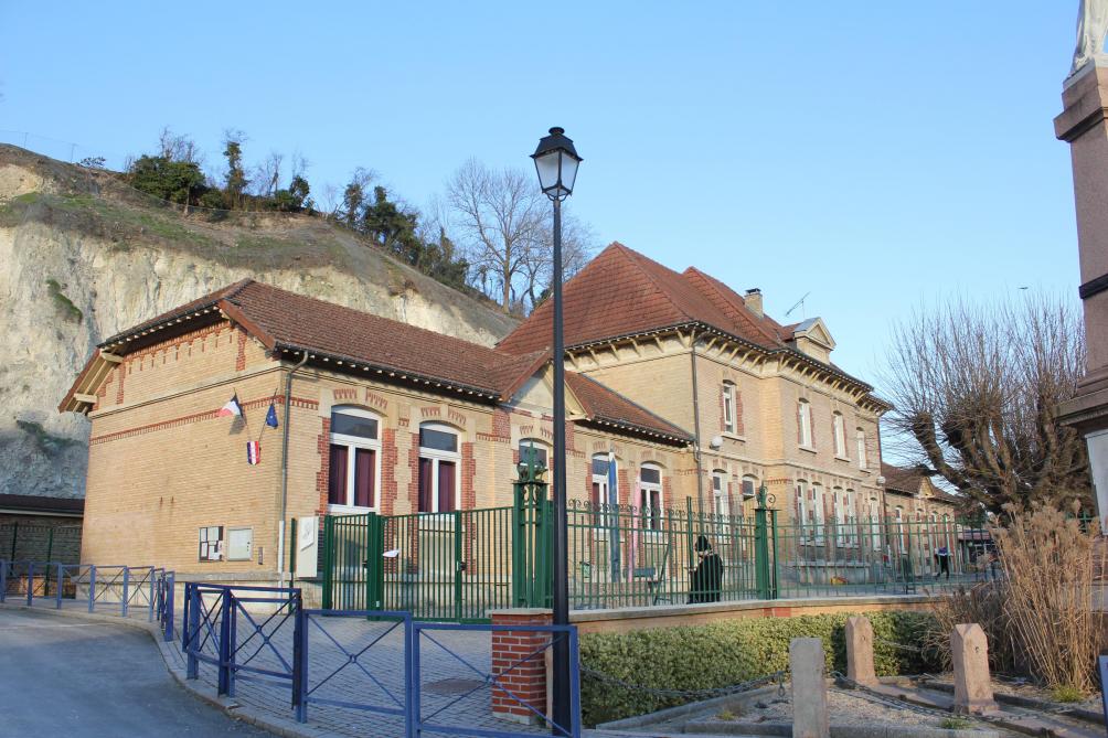 école chateau porcien.jpg