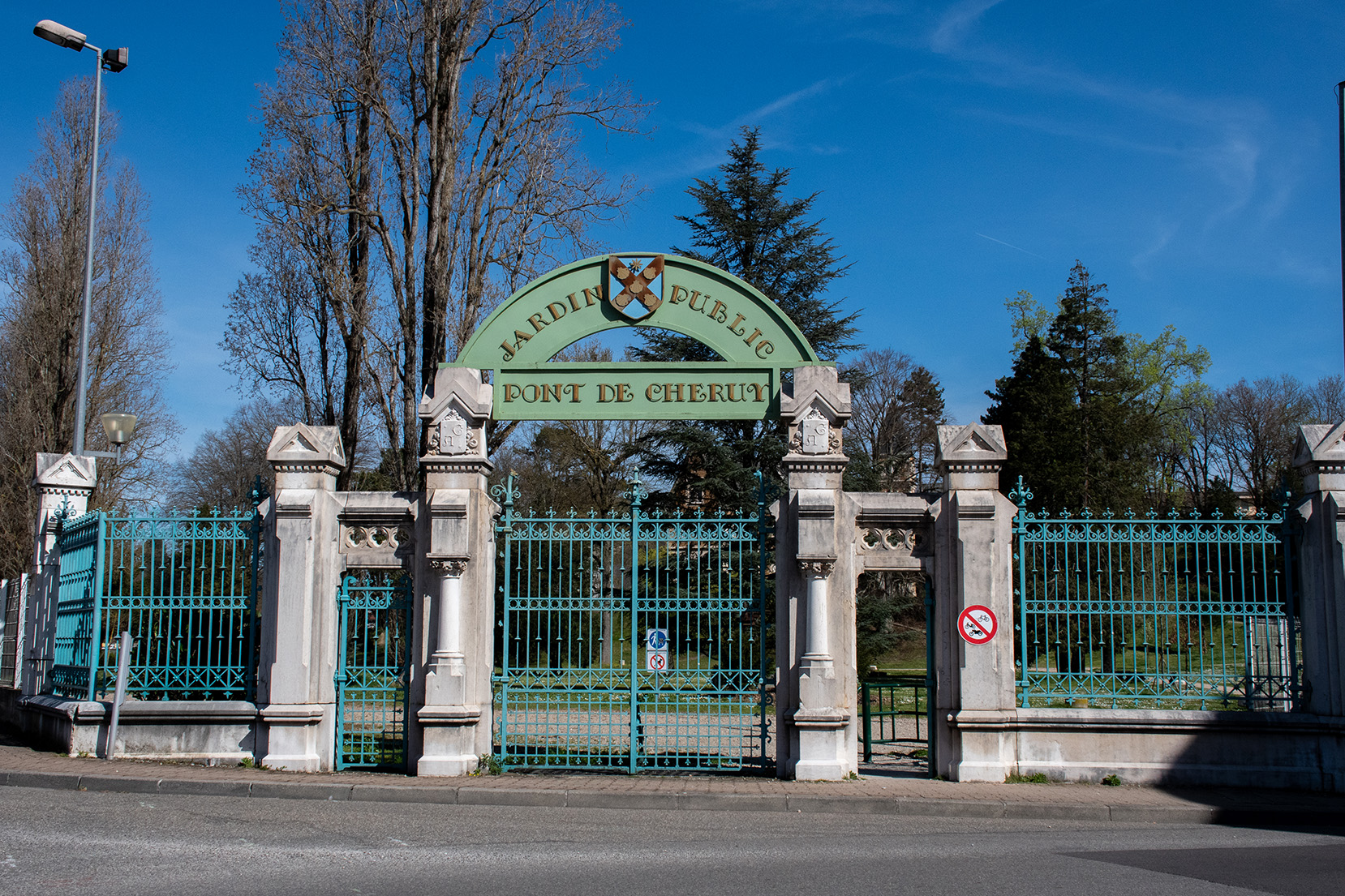 Entrée chateau.jpg