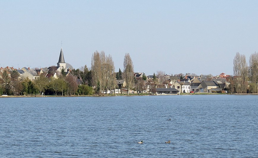 Etang village rogné.jpg