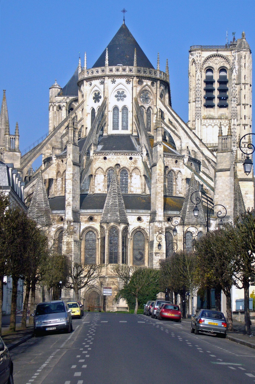 cathedrale-Bourges-2.jpg
