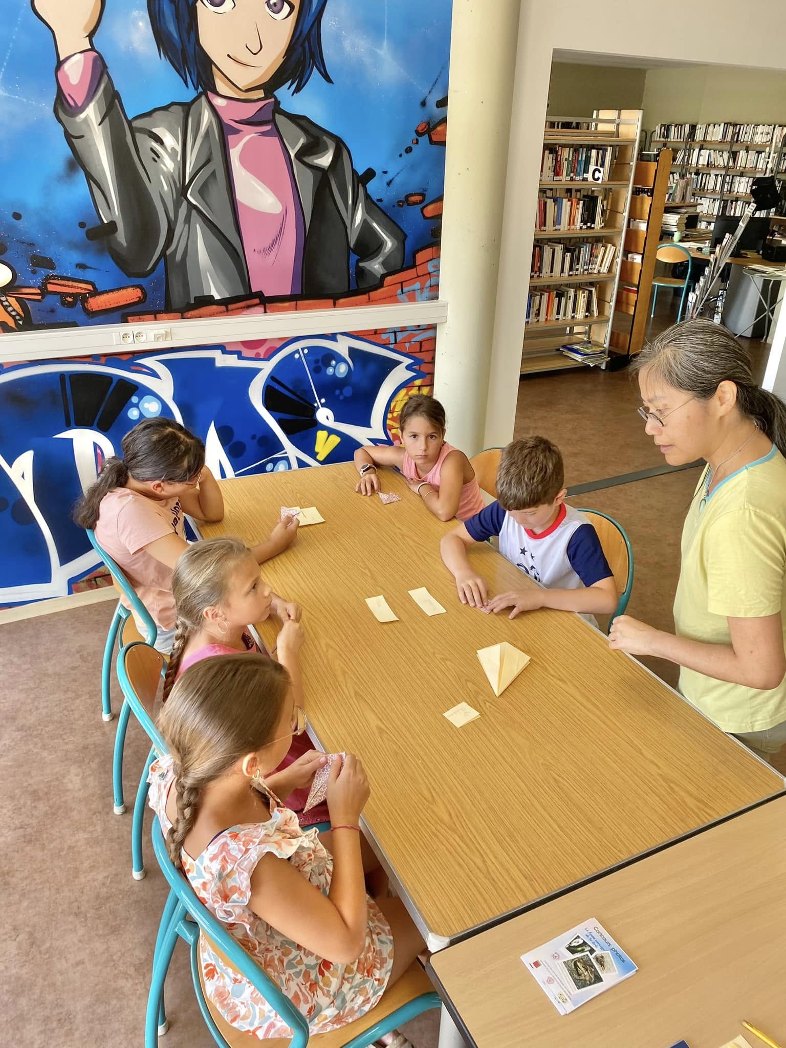 Bibliothèque - Atelier origami - Allègre les Fumades.jpg
