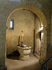 Rhuis__60_,_église_Saint-Gervais-Saint-Protais,_nef,_première_grande_arcade_du_sud_-_chapelle_baptismale.JPG