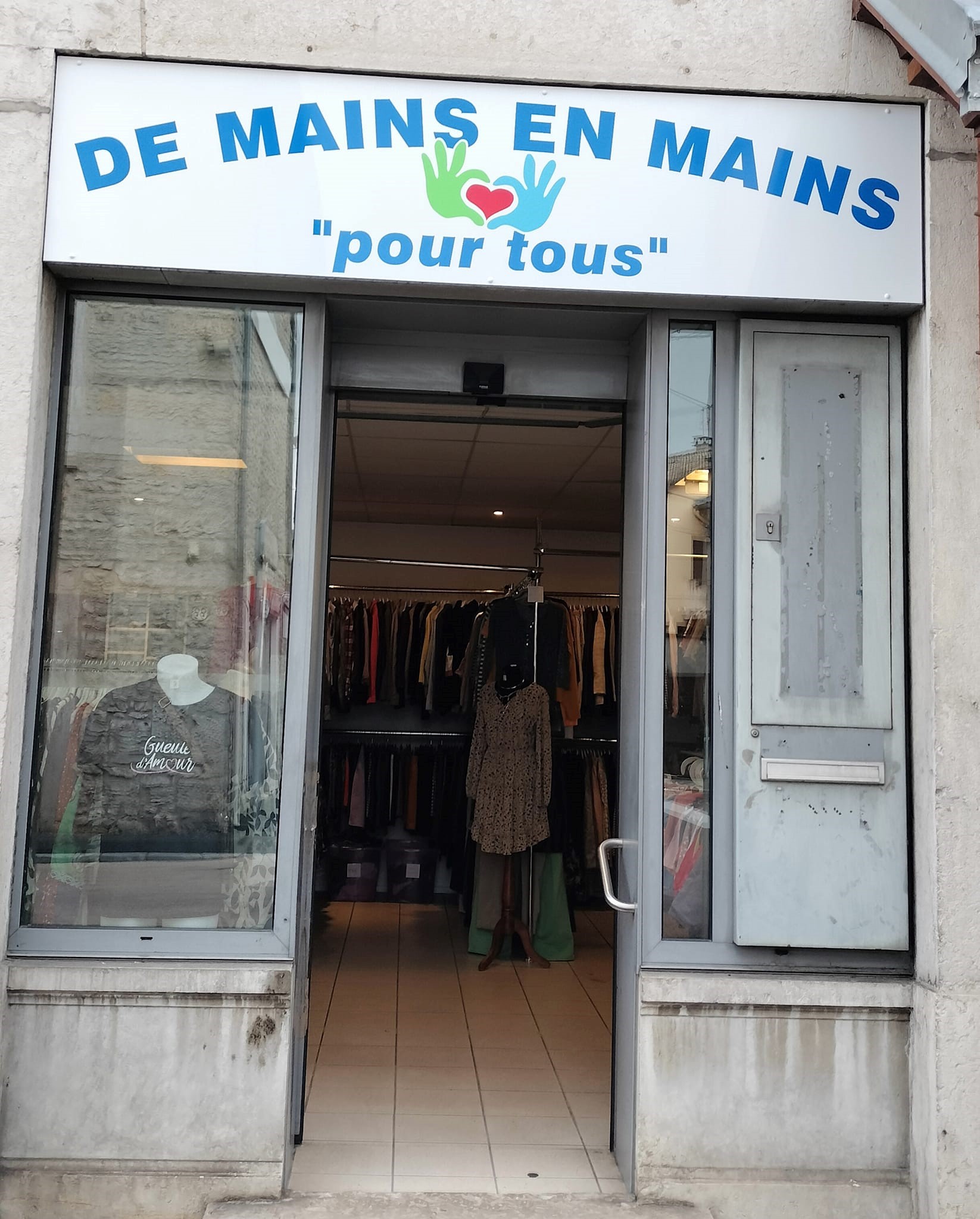 Boutique Vêtements _ Jouets - 100 Grande rue.jpg