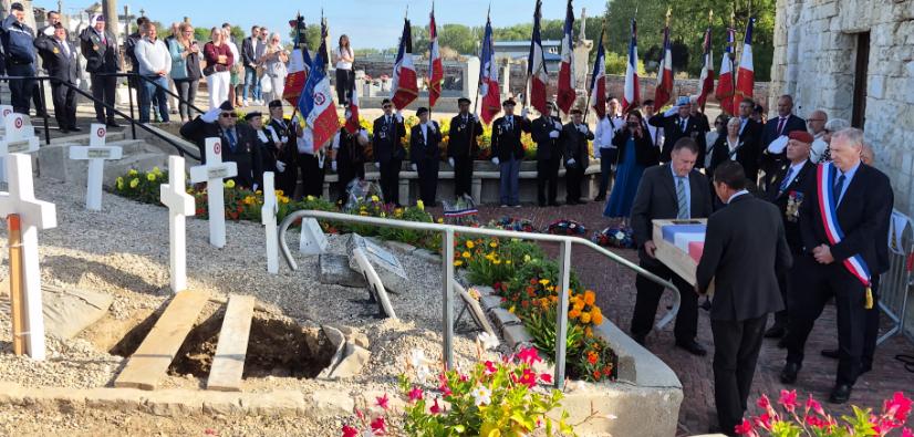 inhumation soldat paris carre militaire 2.jpg
