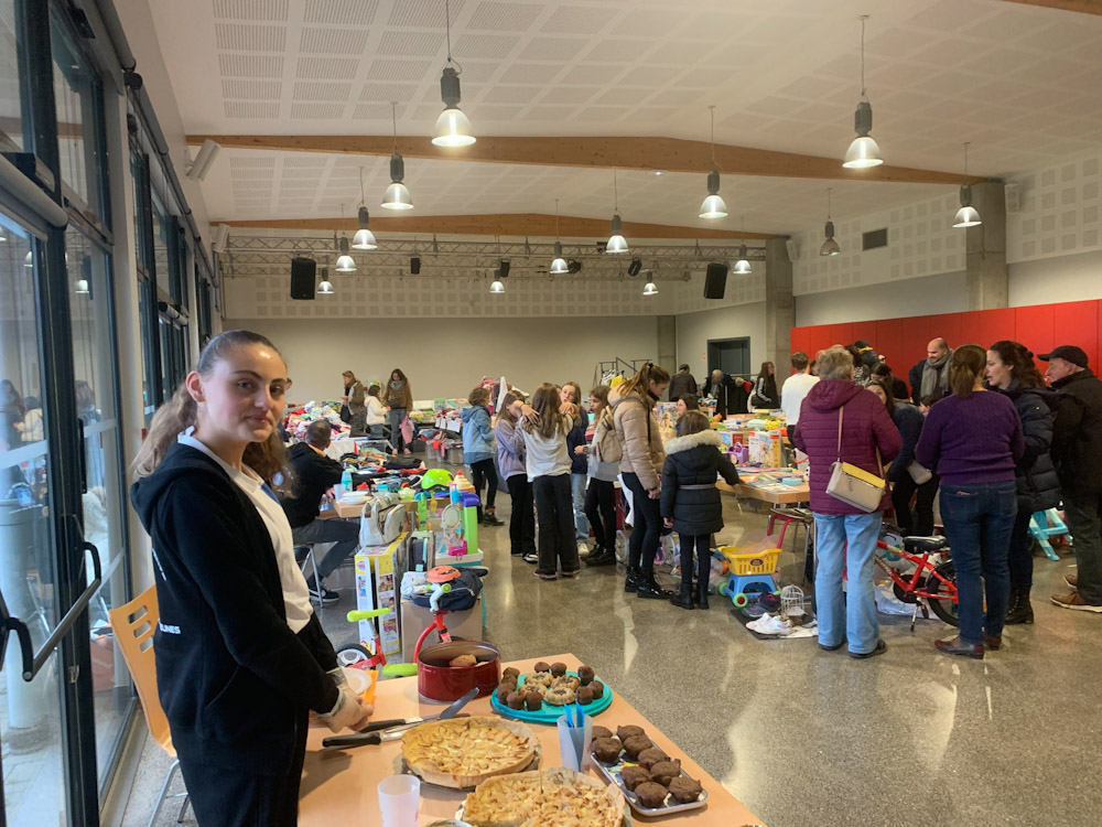 2024 Novembre, Brocante CLJ, les stands_edited.jpg