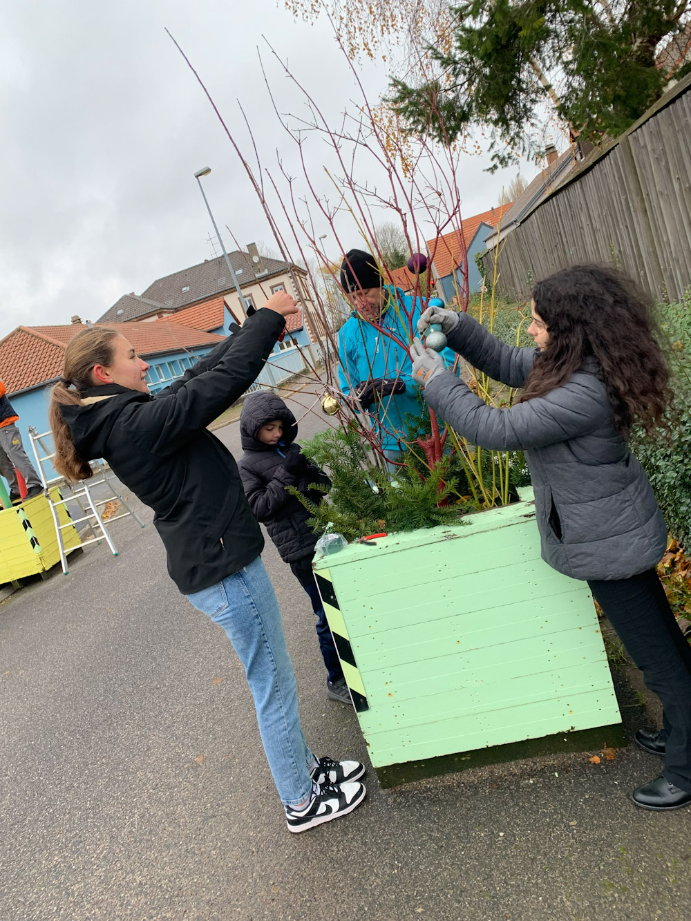 2023 Novembre, collecte décos Noël du CLJ_2_edited.jpg