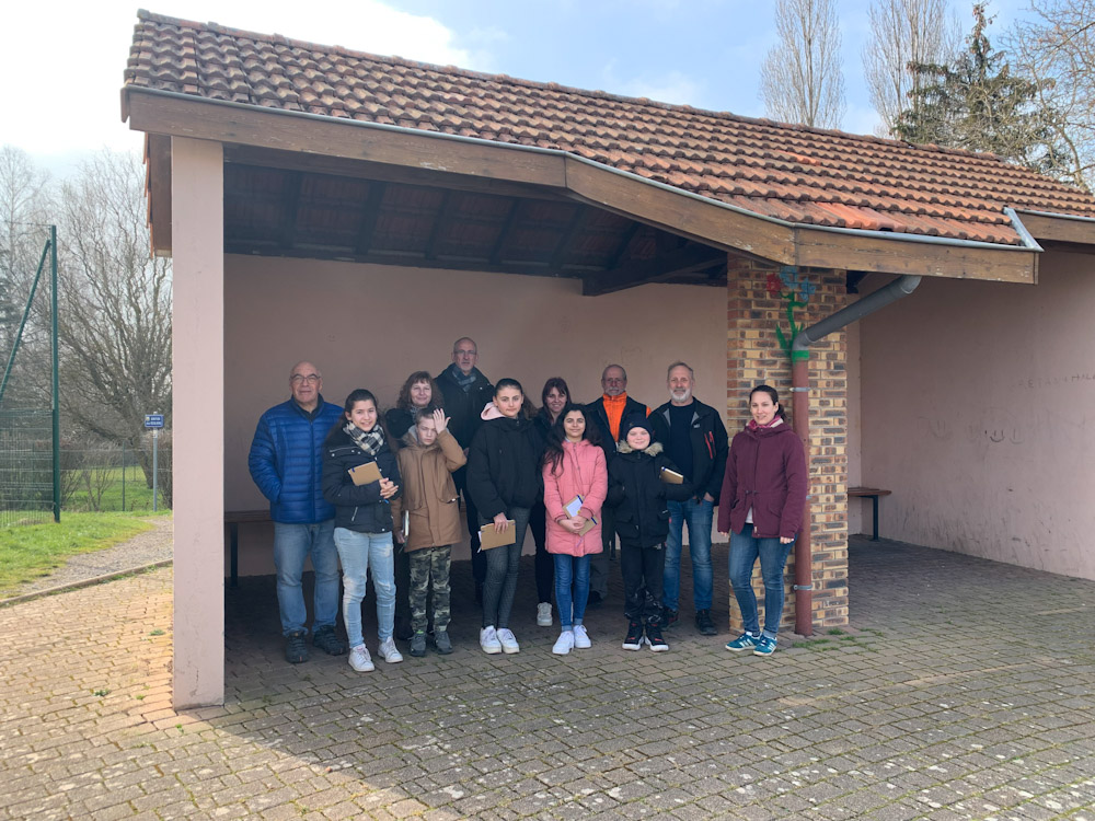 2023 Mai, CLJ démarrage rénovation abri bus_1_edited.jpg