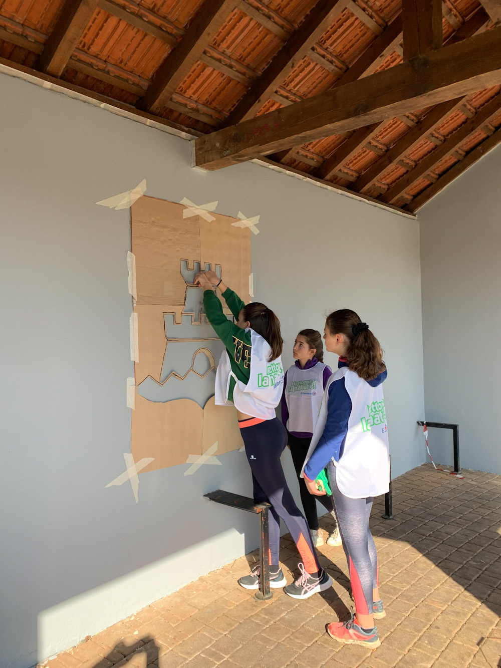 2023 Mai, CLJ démarrage rénovation abri bus_8_edited.jpg