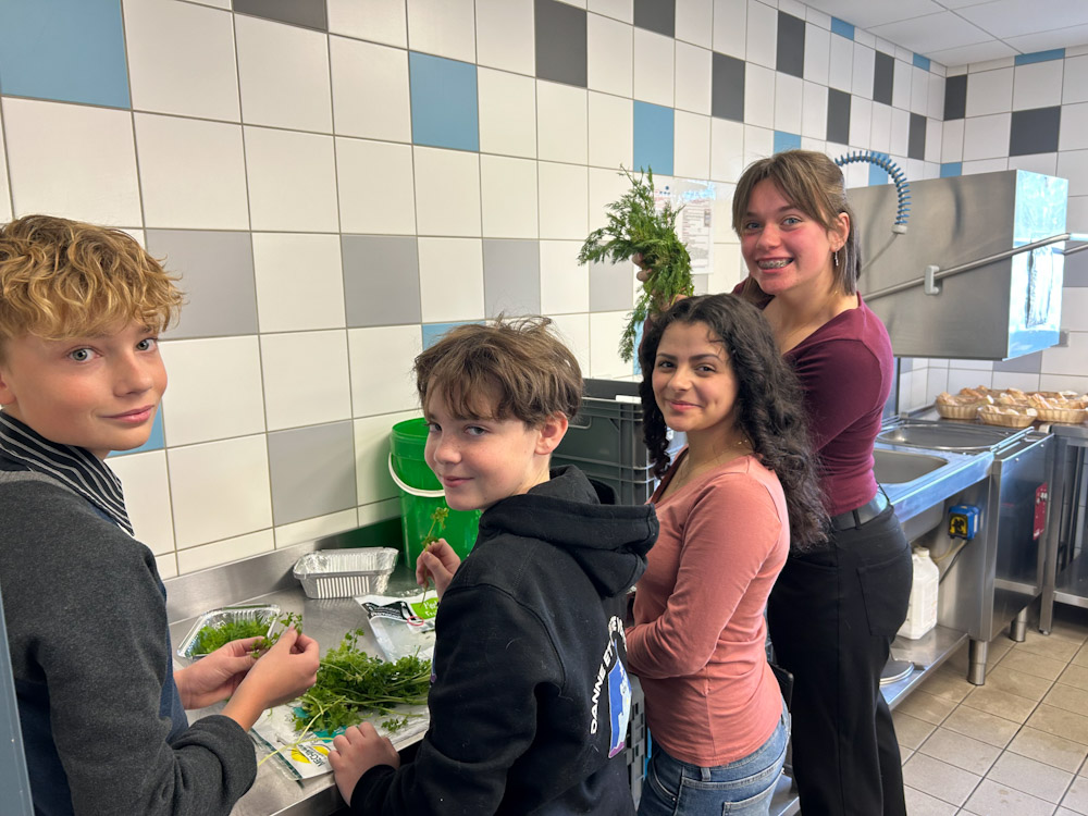 2025 Novembre, Repas des aînés, participation CLJ_3_edited.jpg