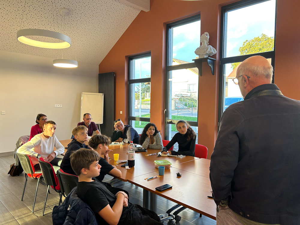 2025 Septembre, séance CLJ, préparation de projet_edited.jpg