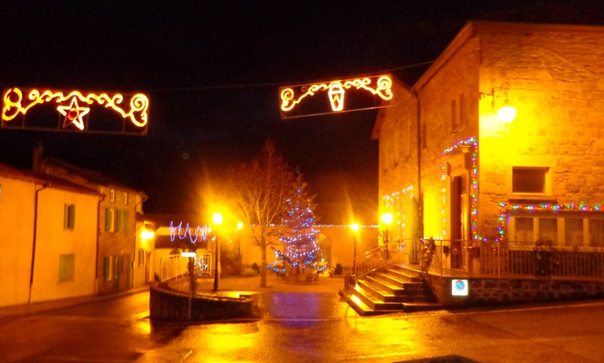 Place village nuit.jpg